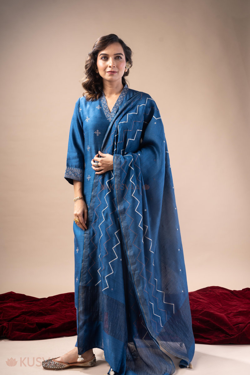 Image for Kusvaa Kds027 Amrita Tussar Kurta With Dupatta Set Front