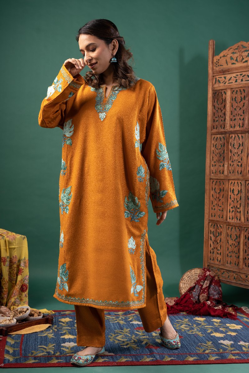Image for Kusvaa Phi005 Aasha Woolen Phiran Closeup