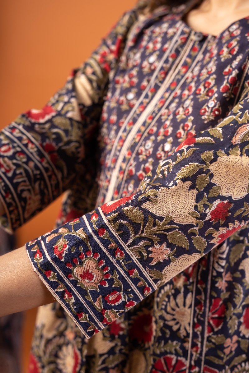 Image for Kusvaa Wkr237 Kamya Cotton Handblock Kurta Closeup 2