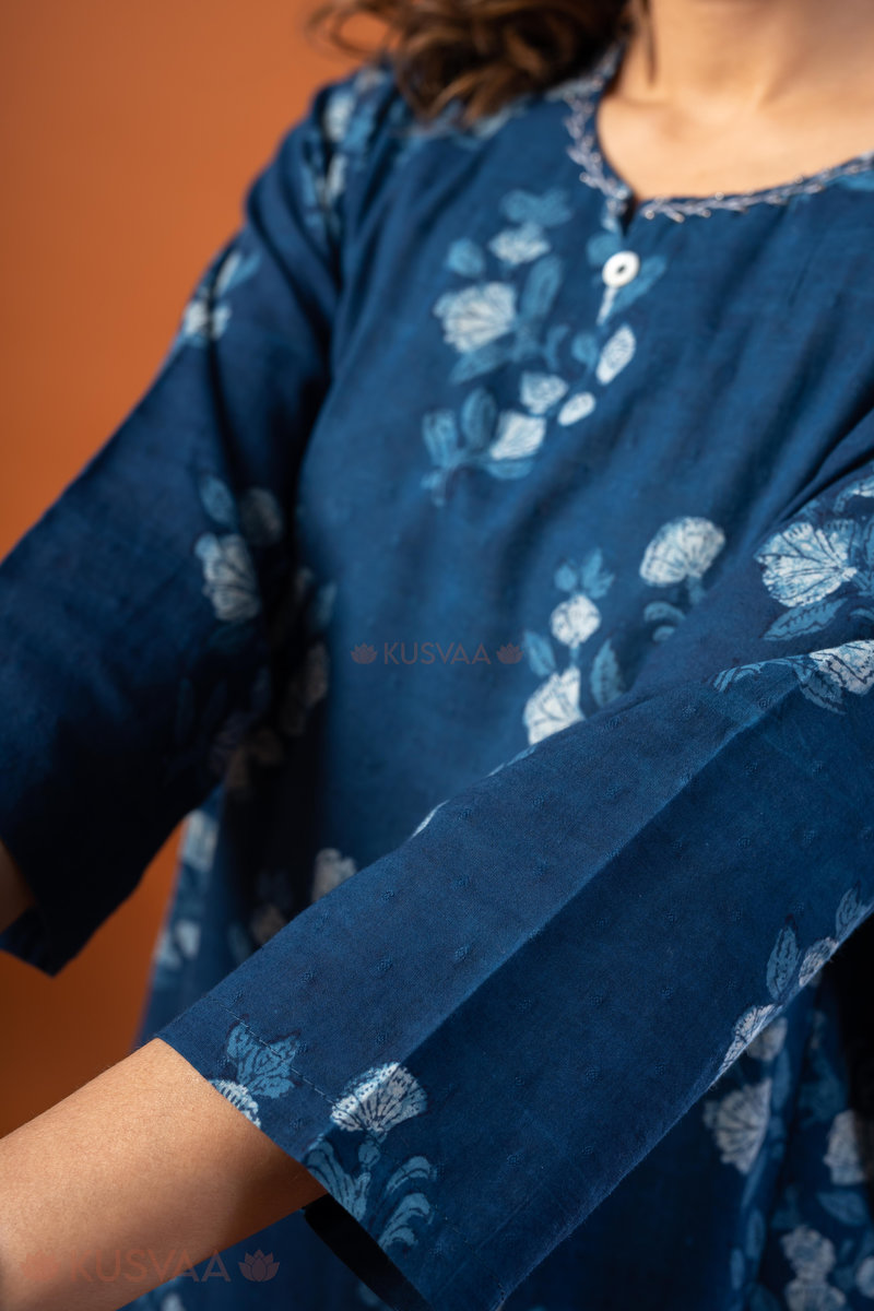 Image for Kusvaa Wkr244 Nainika Cotton Handblock Print Kurta Closeup 2