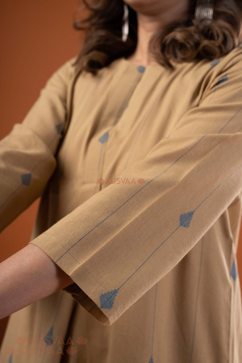 Image for Kusvaa Cood128 Adira Handloom Cotton Kurta Pant Set Closeup 2
