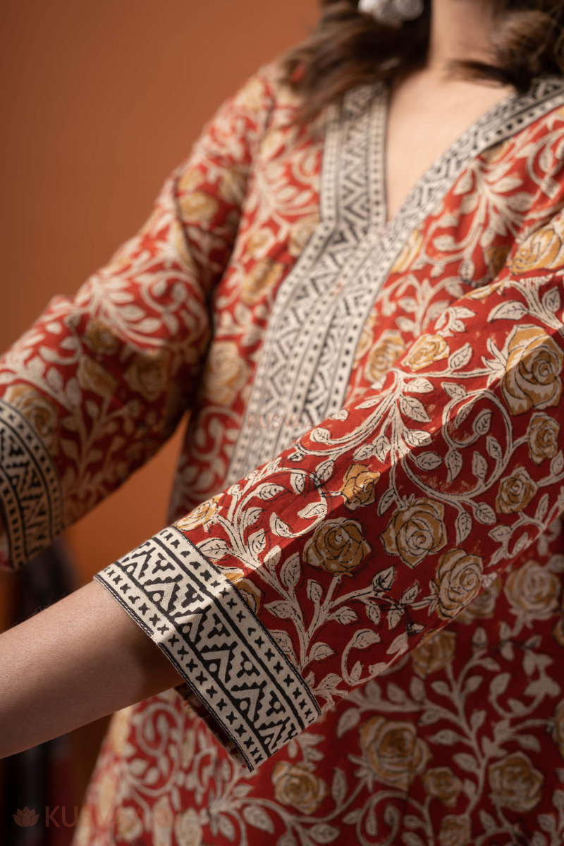 Image for Kusvaa Wkr267 Vagmita Cotton Handblock Print Kurta Closeup 2