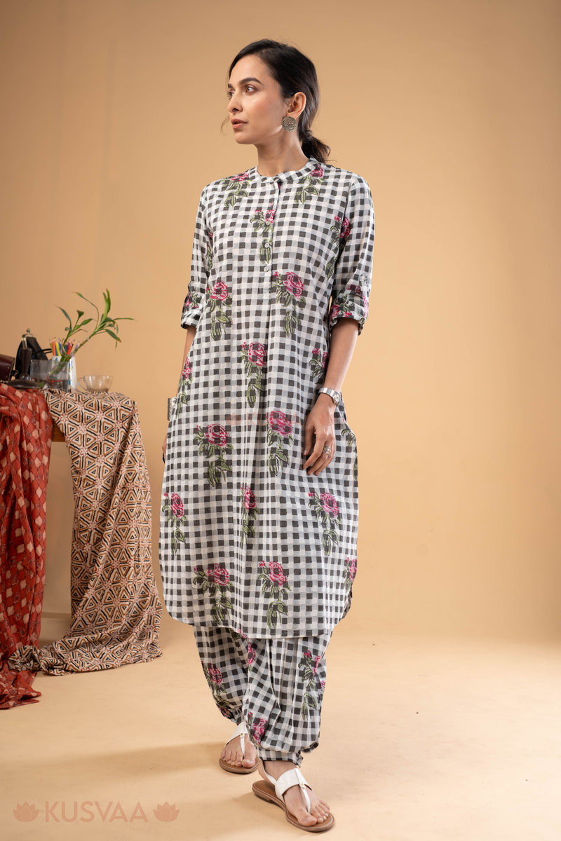 Image for Kusvaa Cood130 Anaswara Cotton Kurta Pant Set Side