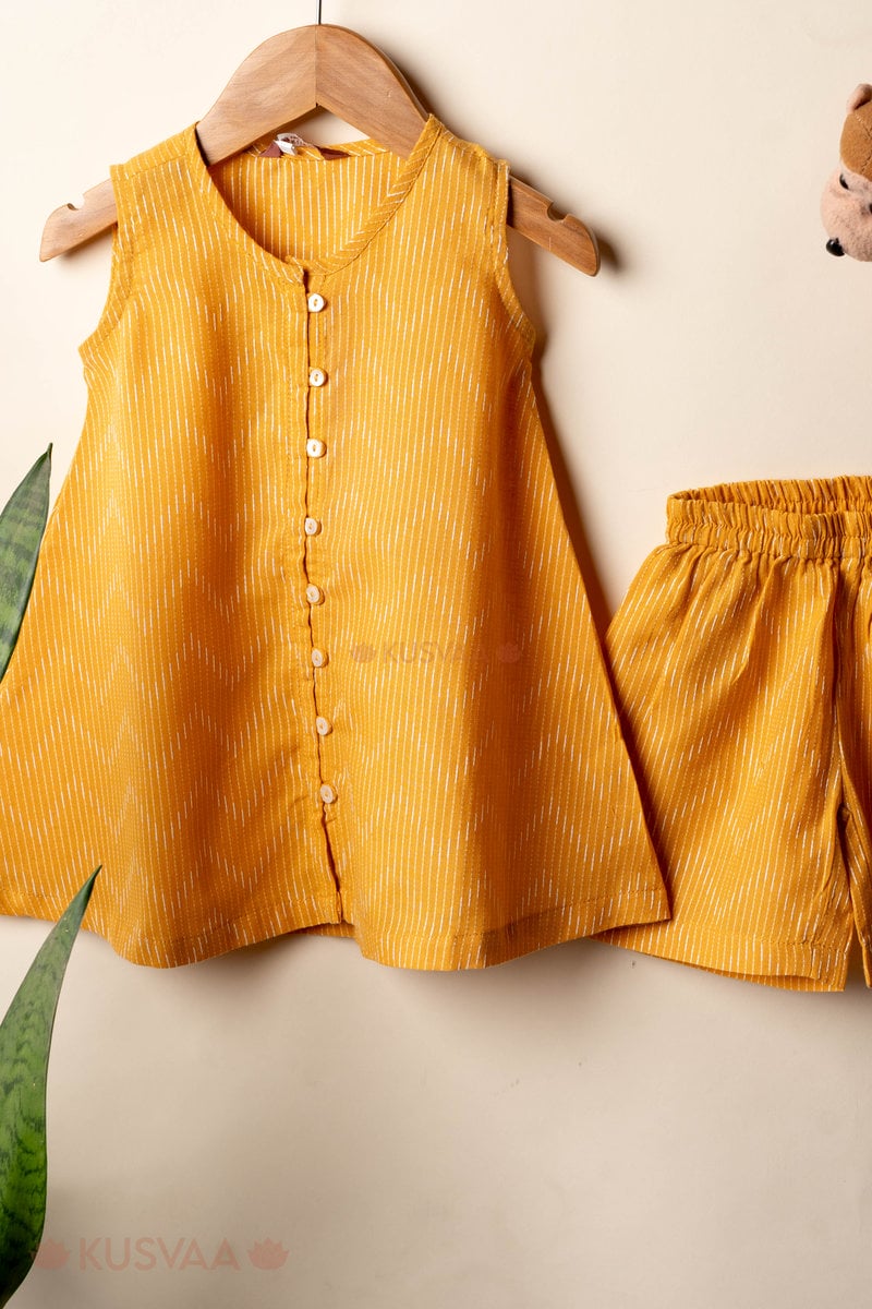 Image for Kusvaa Grw111 Trushna Handloom Cotton Girls Top Short Set Front