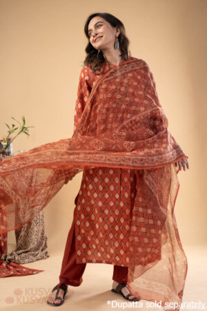 Image for Kusvaa Wkr281 Shreerita Cotton Handblock Print Kurta Sitting