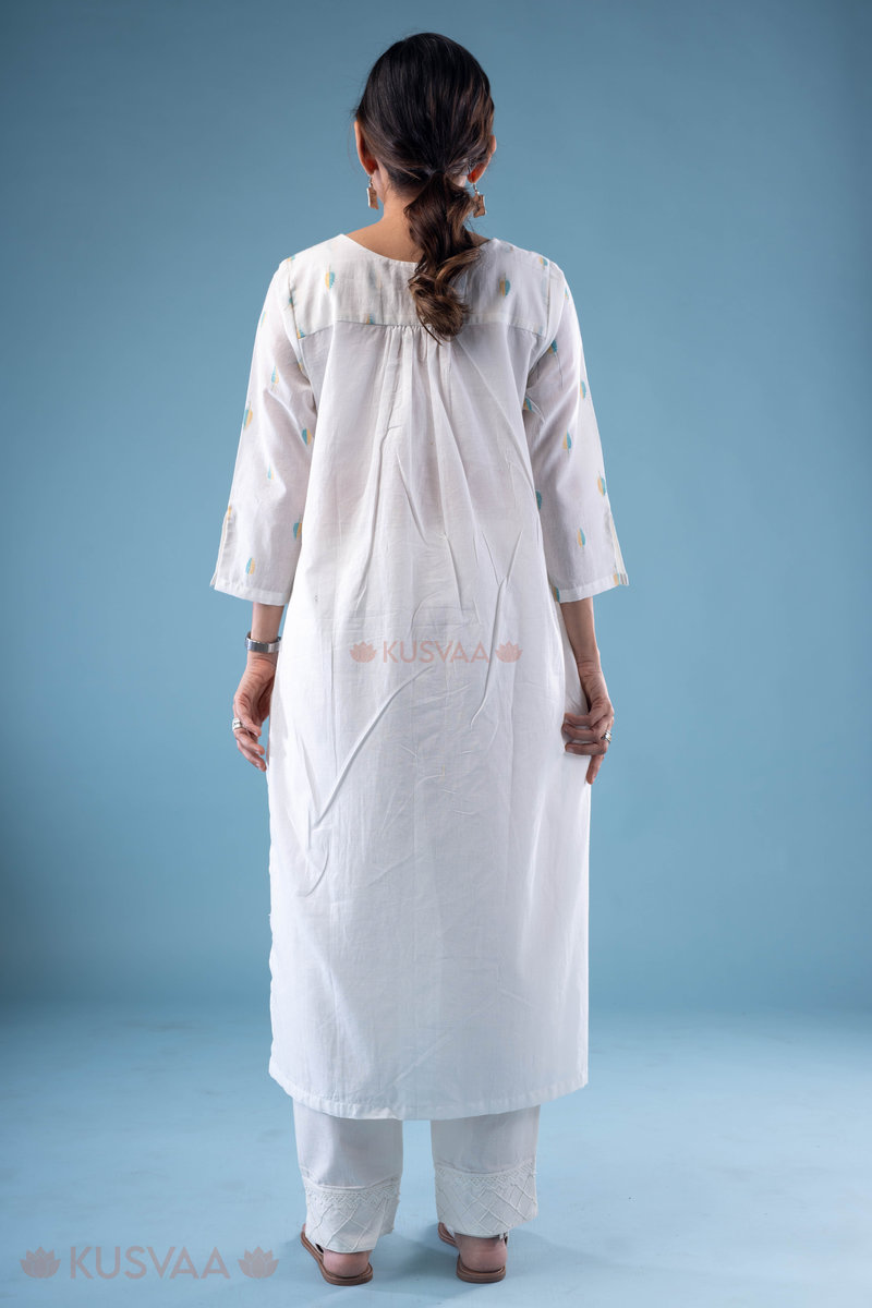 Image for Kusvaa Wkr284 Sonia Handloom Cotton Kurta Sitting