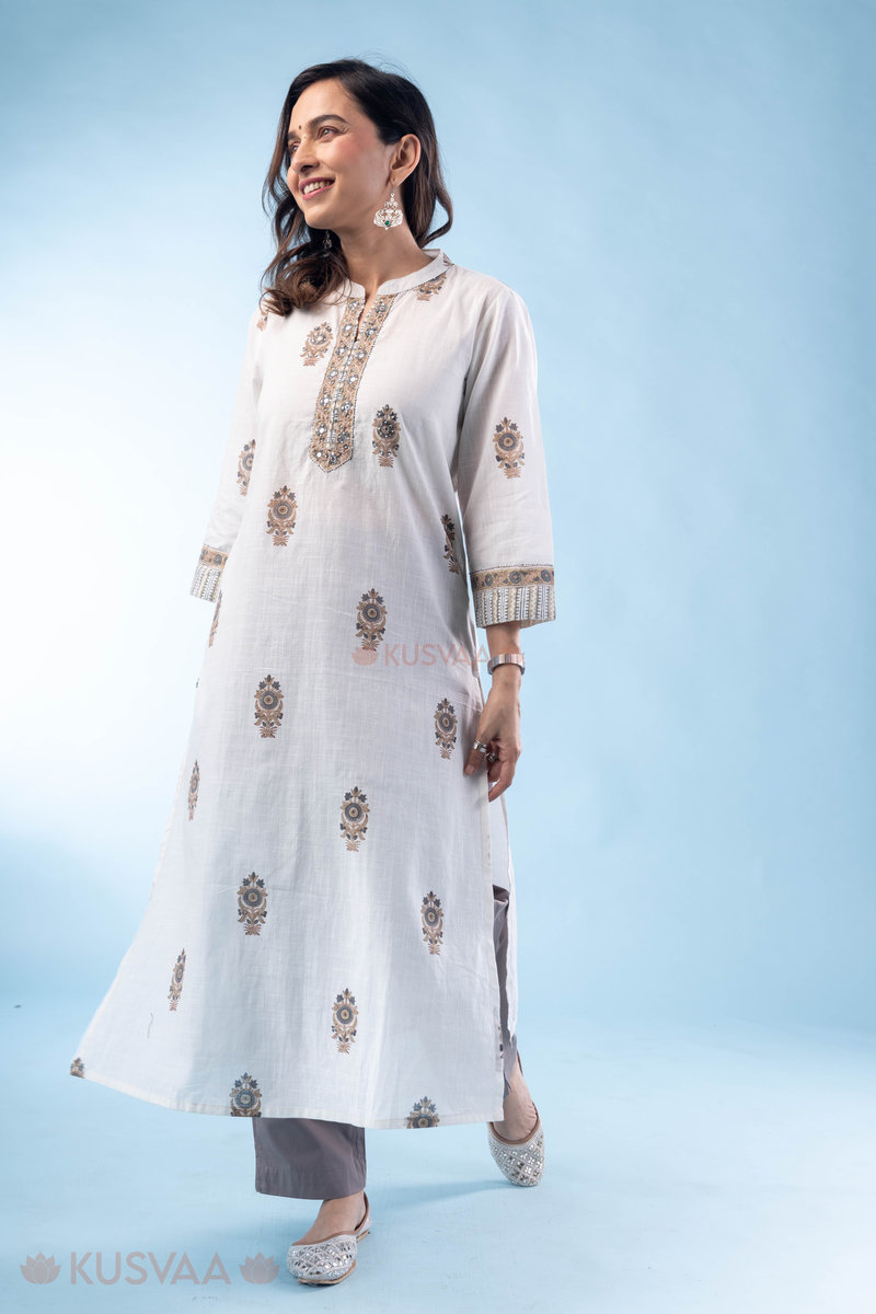 Image for Kusvaa Wkr290 Rista Handblock Print Cotton Kurta Sitting