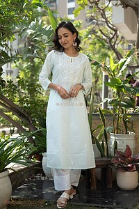 Image for Kusvaa Wkr309 Svara Cotton Chikankari Kurta Closeup 2