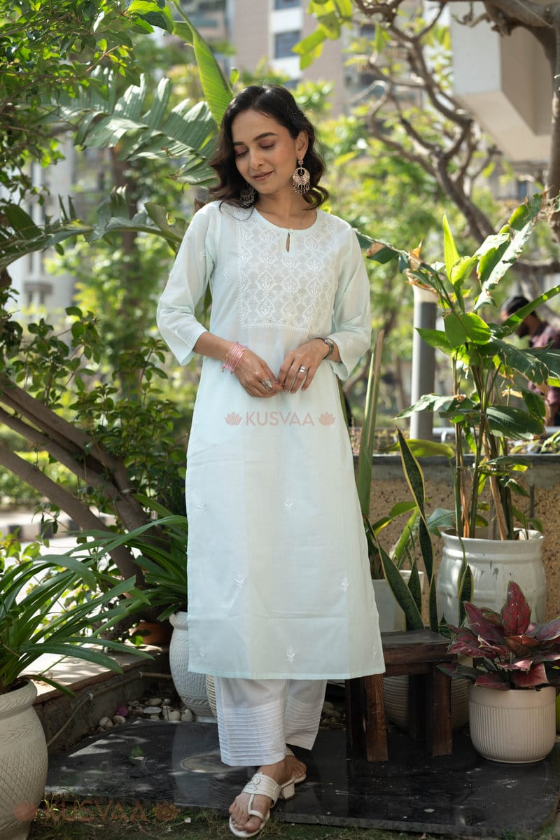 Image for Kusvaa Wkr309 Svara Cotton Chikankari Kurta Closeup 2
