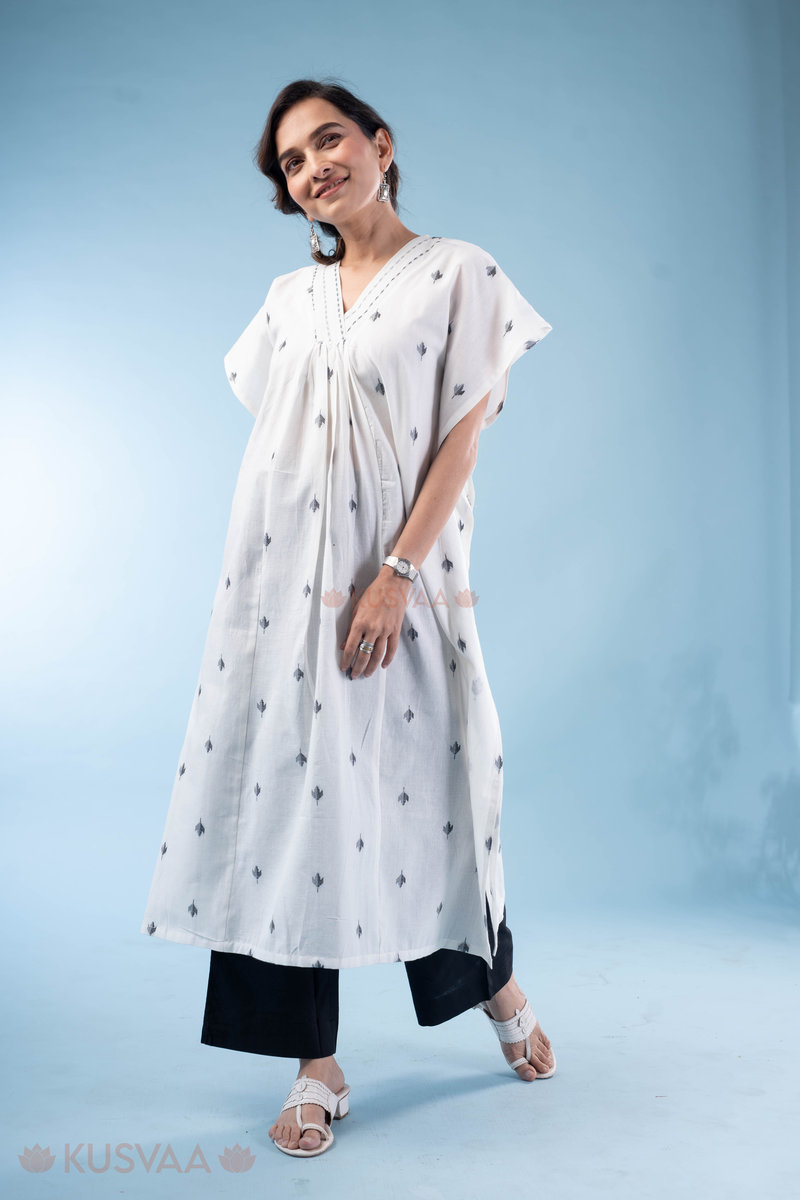 Image for Kusvaa Shkaf004 Jeena Handloom Cotton Kaftan Sitting
