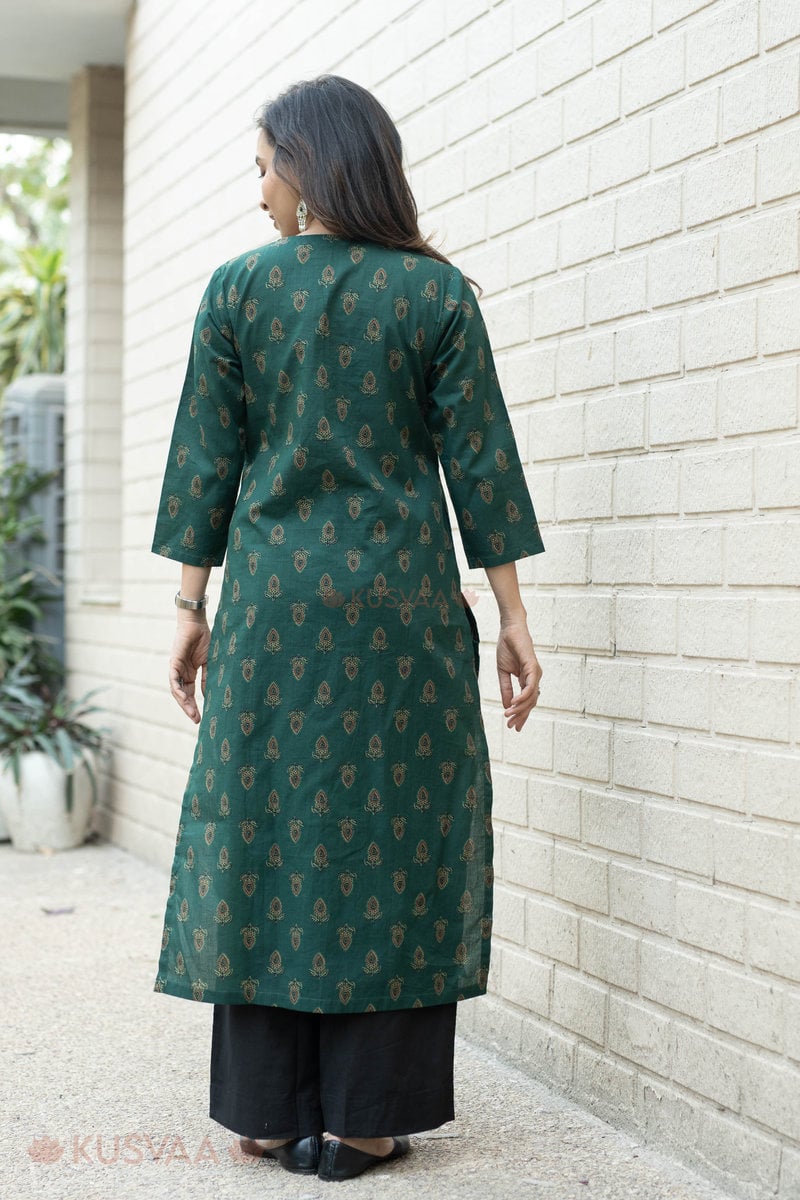 Image for Kusvaa Wkr302 Vivikta Cotton Straight Fit Kurta Sitting