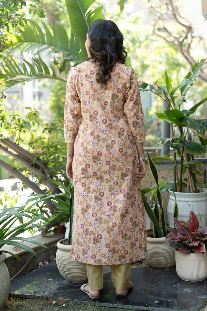 Image for Kusvaa Wkr303 Swaha Cotton Handblock Kurta Sitting