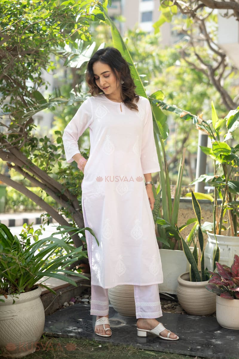 Image for Kusvaa Wkr310 Namavi Cotton Chikankari Kurta Front