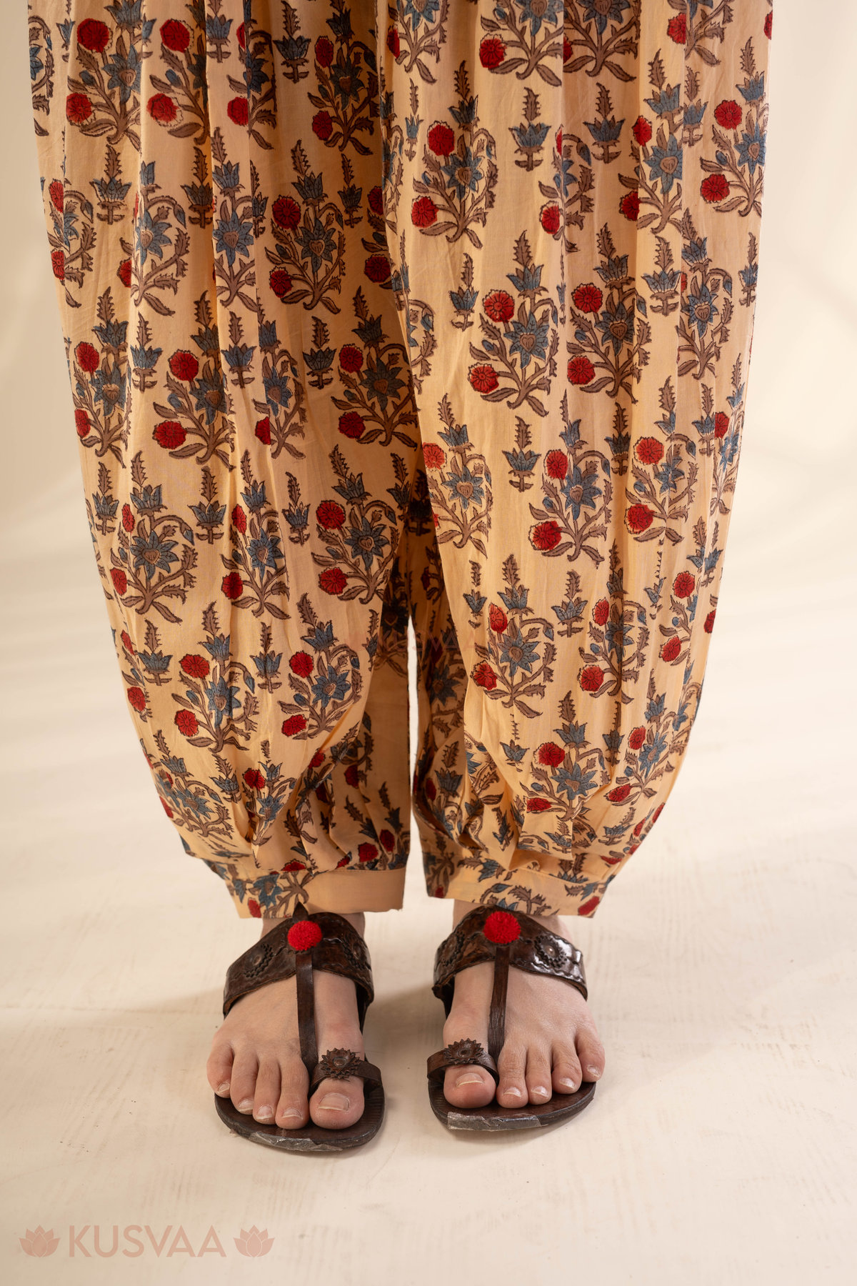 Image for Kusvaa Cood140 Udraka Cotton Handbloock Kurta Pant Set Front