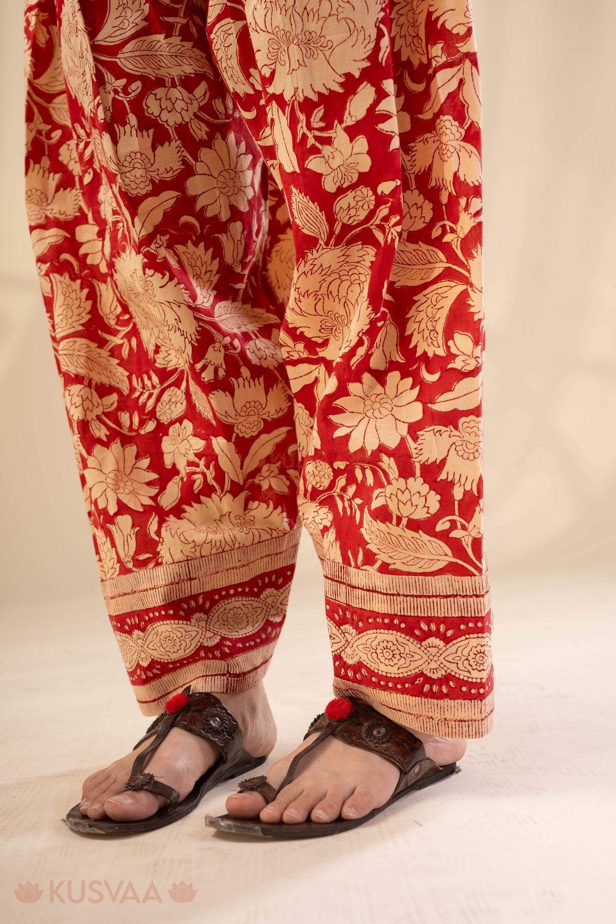 Image for Kusvaa Cood141 Aashika Cotton Handbloock Kurta Pant Set Closeup 2 New