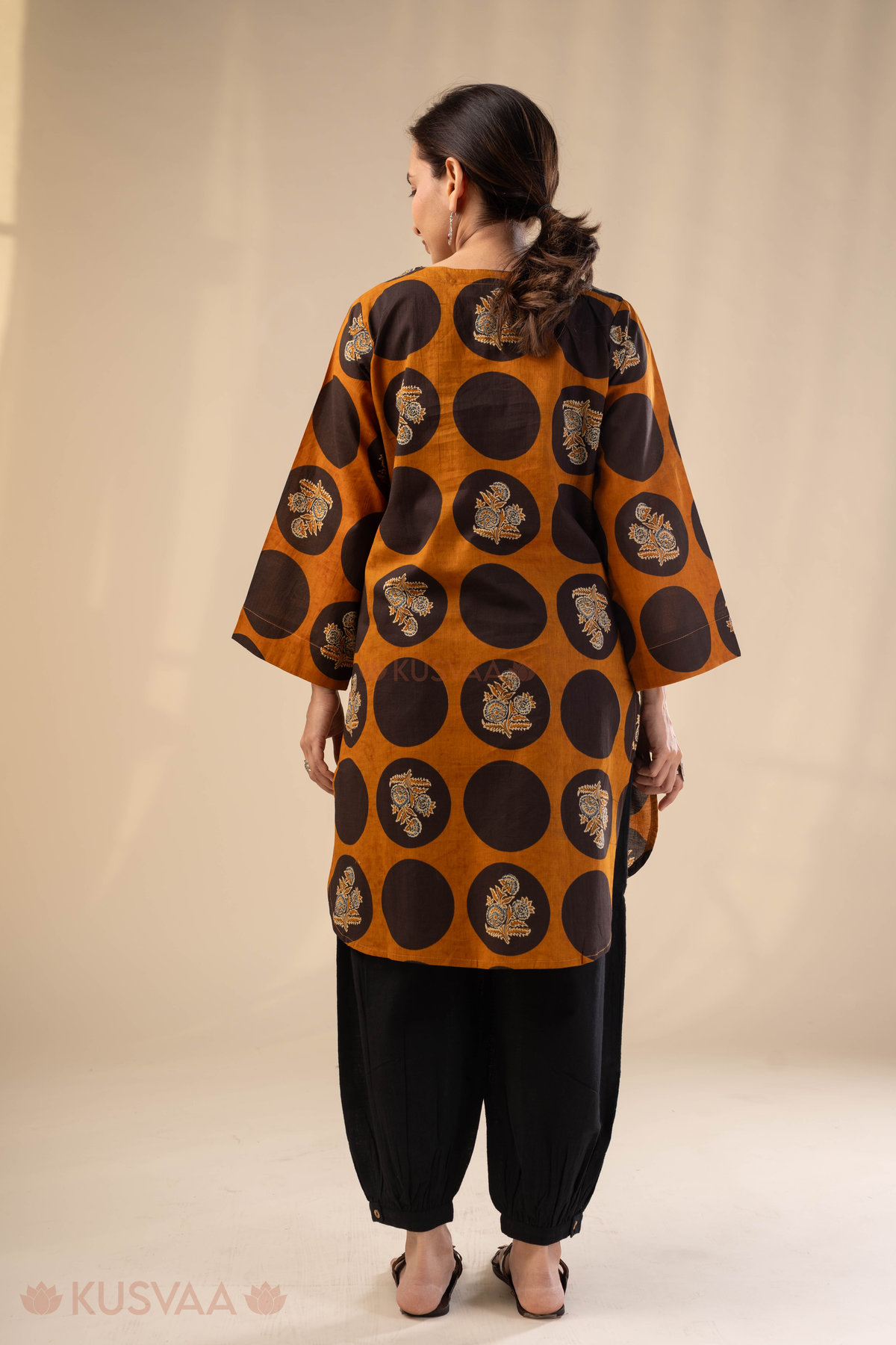 Image for Kusvaa Wkr314 Jeevika Cotton Straight Fit Kurta Sitting