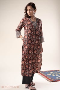 Image for Kusvaa Wkr317 Nayana Cotton Handblock Kurta Side
