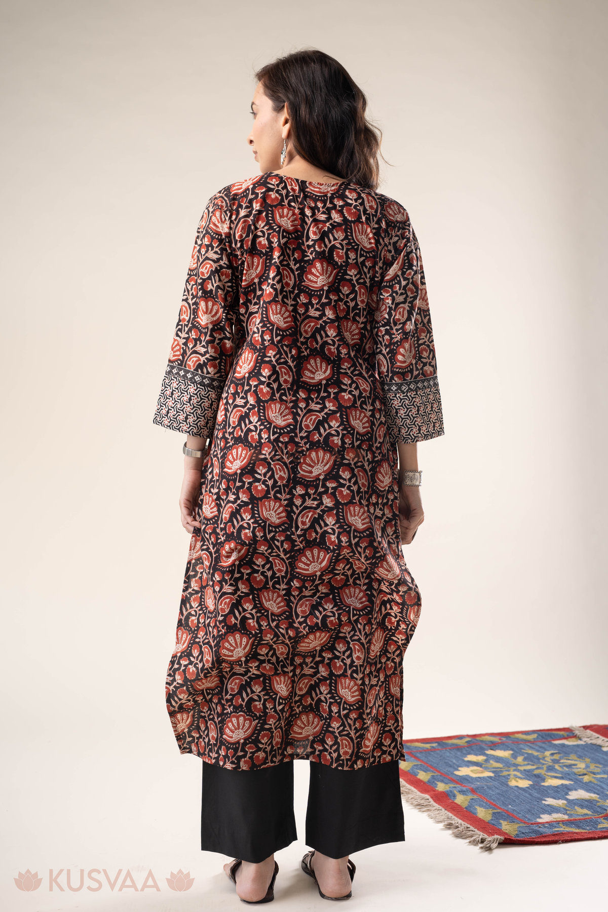 Image for Kusvaa Wkr317 Nayana Cotton Handblock Kurta Sitting