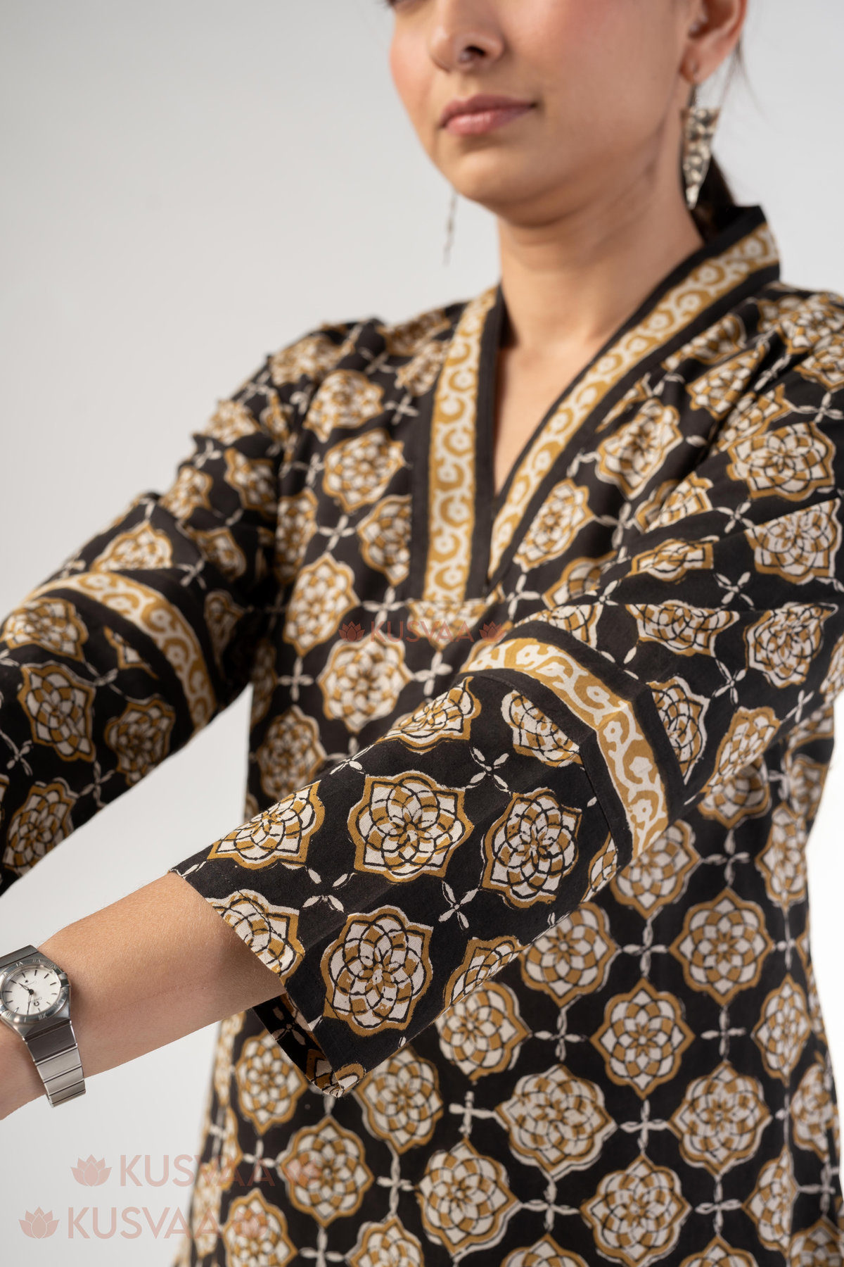 Image for Kusvaa Wkr321 Paridhi Cotton Hnablock Straight Kurta Closeup 2