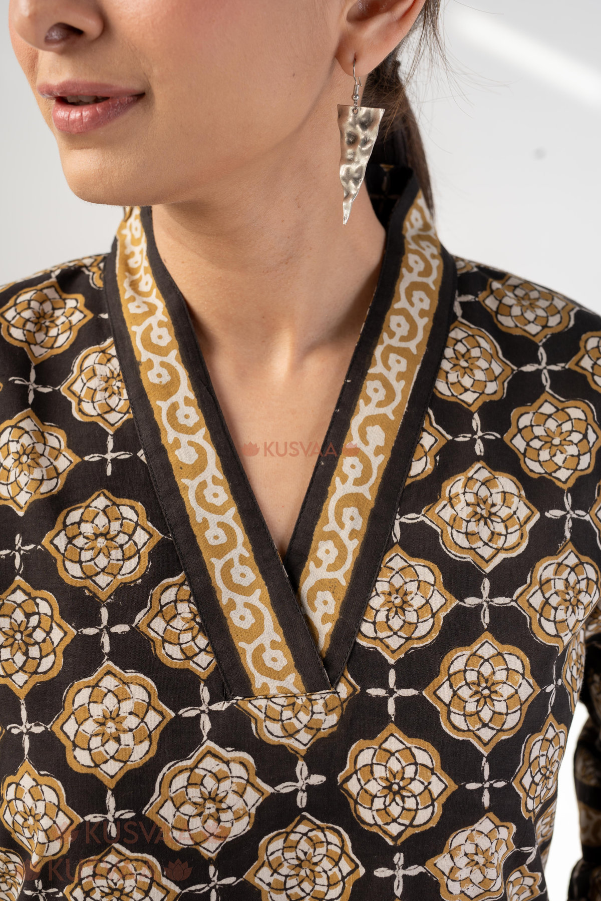 Image for Kusvaa Wkr321 Paridhi Cotton Hnablock Straight Kurta Closeup