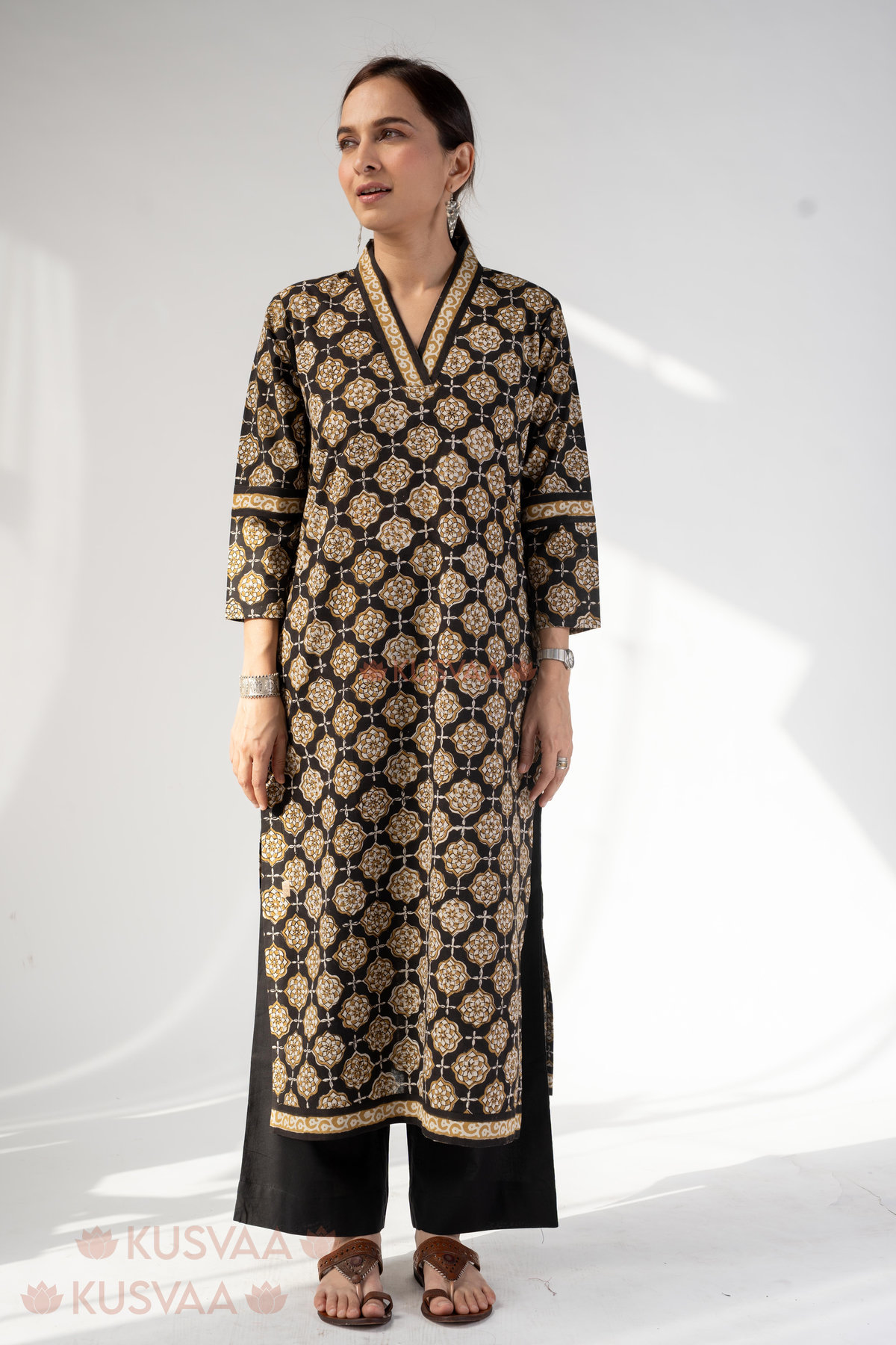 Image for Kusvaa Wkr321 Paridhi Cotton Hnablock Straight Kurta Front