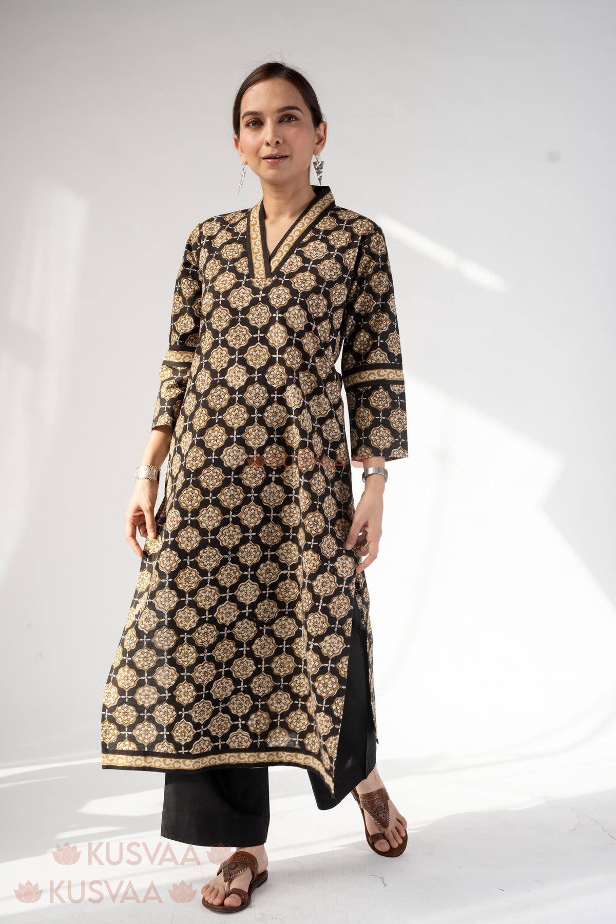 Image for Kusvaa Wkr321 Paridhi Cotton Hnablock Straight Kurta Side