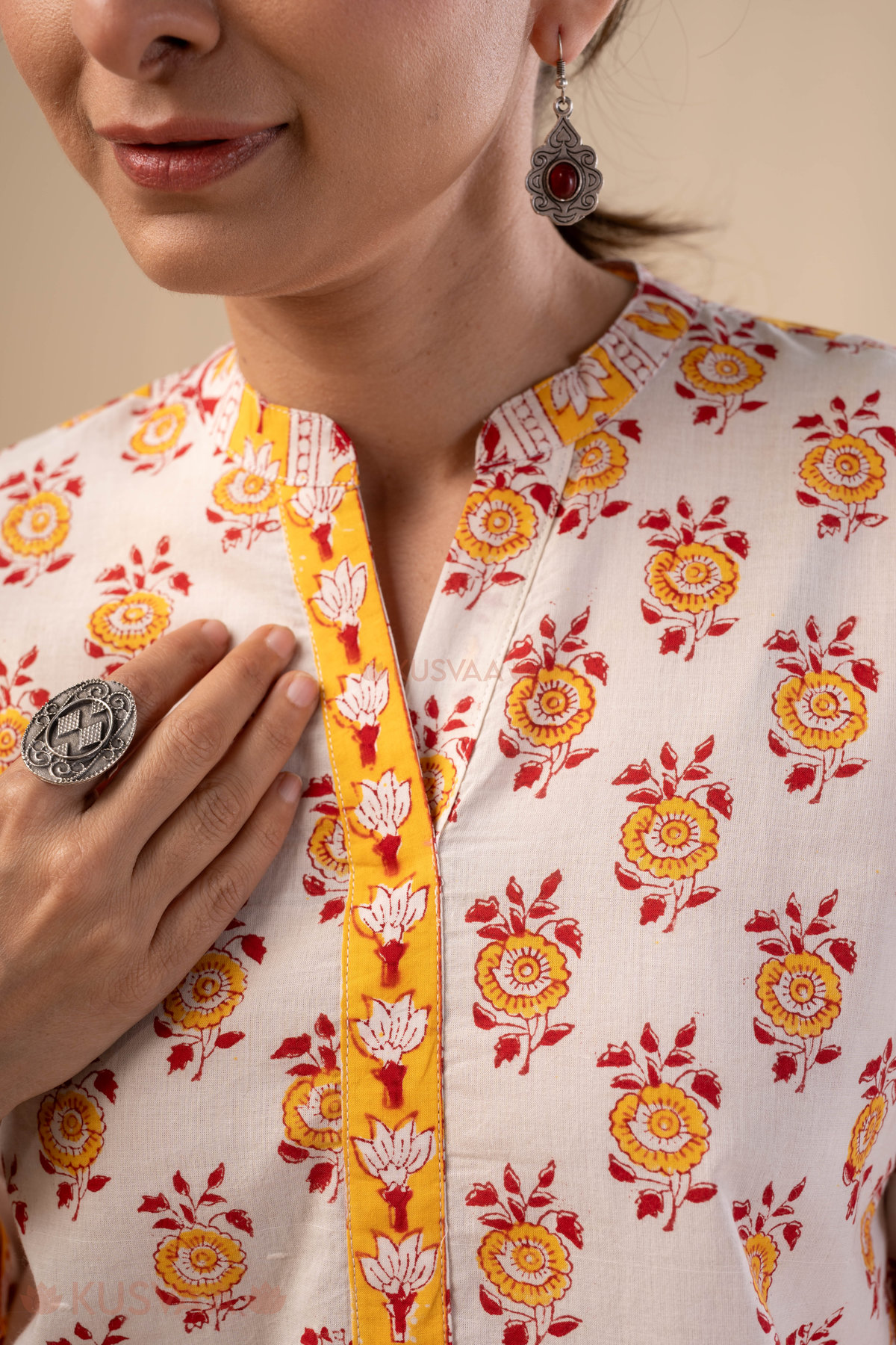 Image for Kusvaa Wkr322 Suyati Cotton Hnablock Straight Kurta Closeup