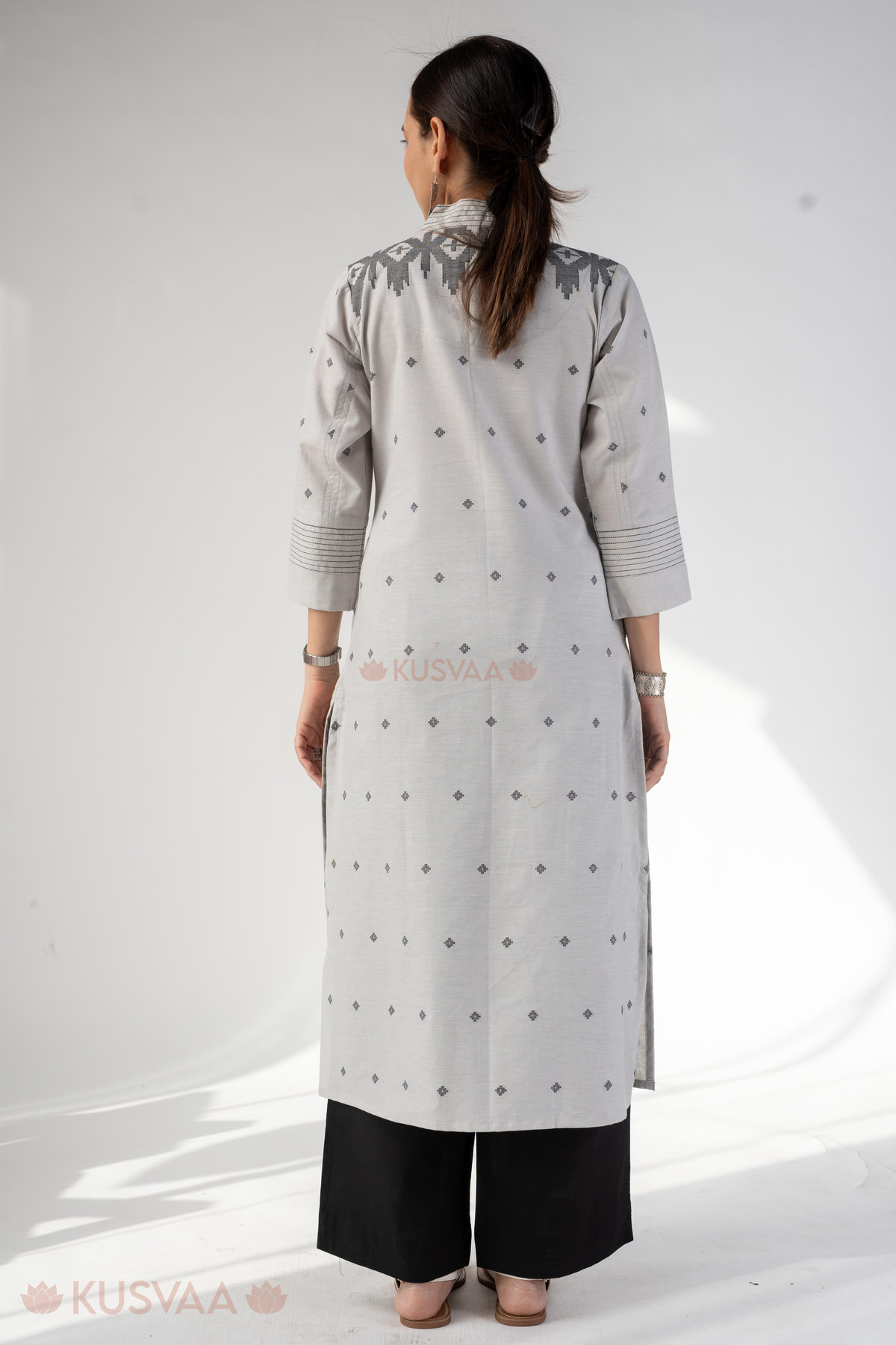 Image for Kusvaa Wkr323 Krishika Handloom Cotton Kurta Sitting