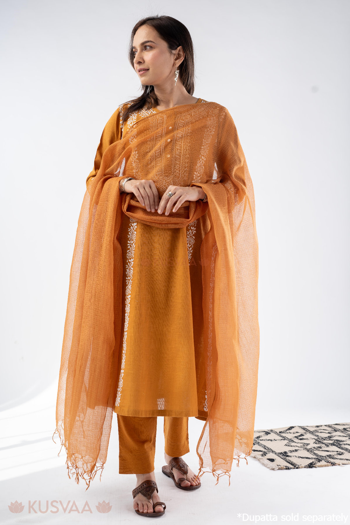 Image for Kusvaa Cood142 Swara Cotton Slub Kurta Pant Set Side