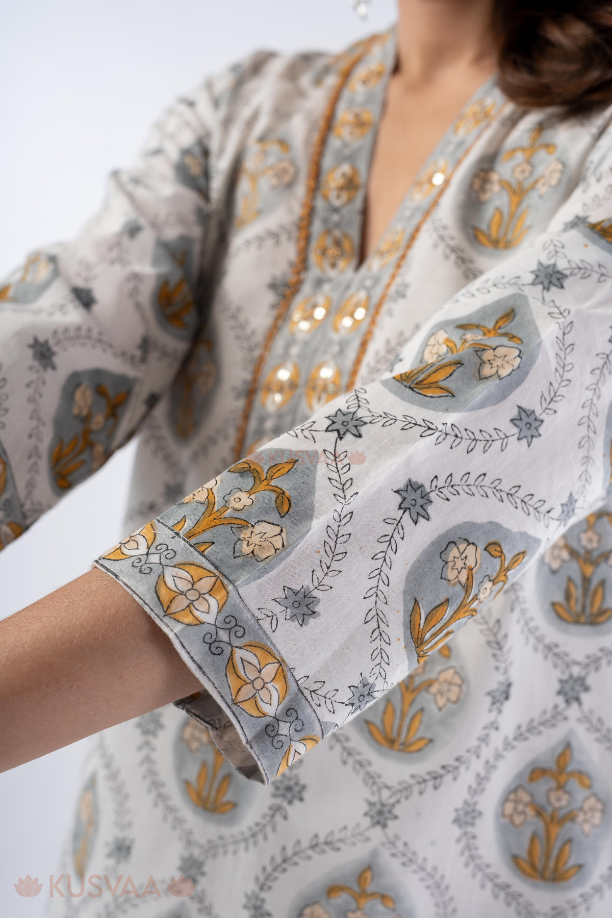 Image for Kusvaa Cood144 Sumedha Cotton Handblock Kurta Pant Set Closeup 2