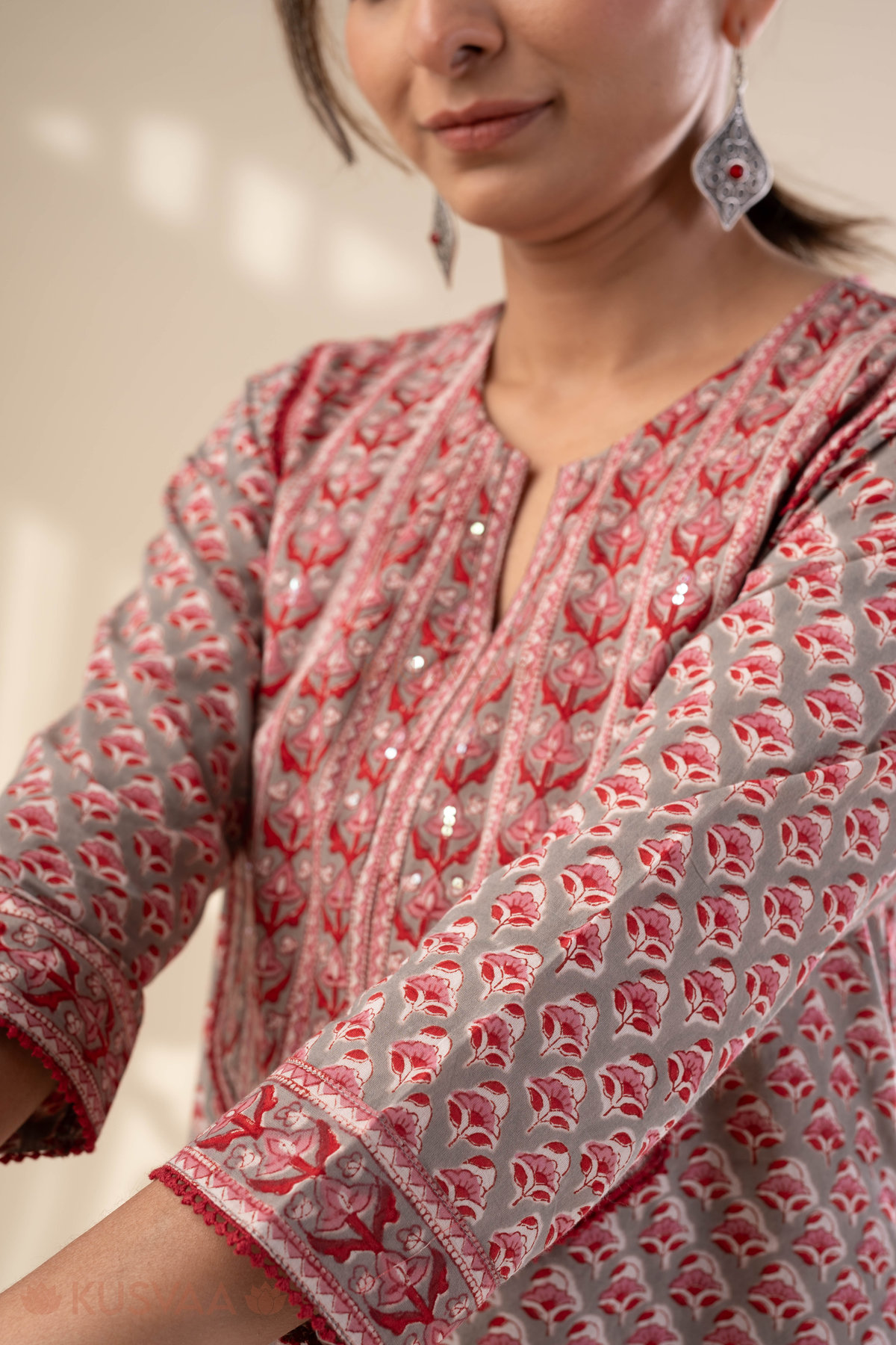 Image for Kusvaa Cood145 Prachi Cotton Handblock Kurta Pant Set Closeup 2