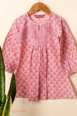 Image for Kusvaa Grw137 Chitrangada Kids White And Pink Cotton Frock Featured