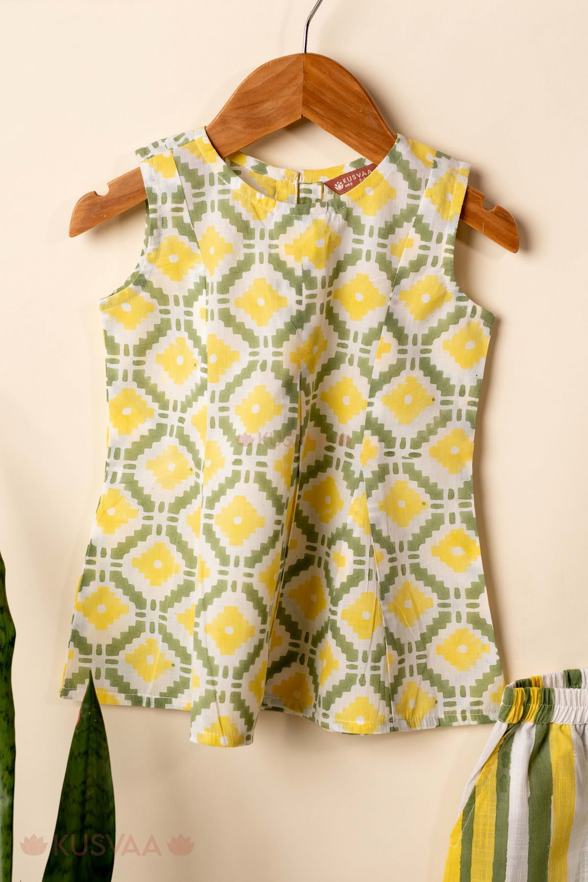 Image for Kusvaa Grw138 Devanshi Kids Handblock Green And Yellow Cotton Co Ord Set Top