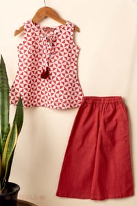 Image for Kusvaa Grw139 Gauri Kids White Marron Cotton Co Ord Set Featured