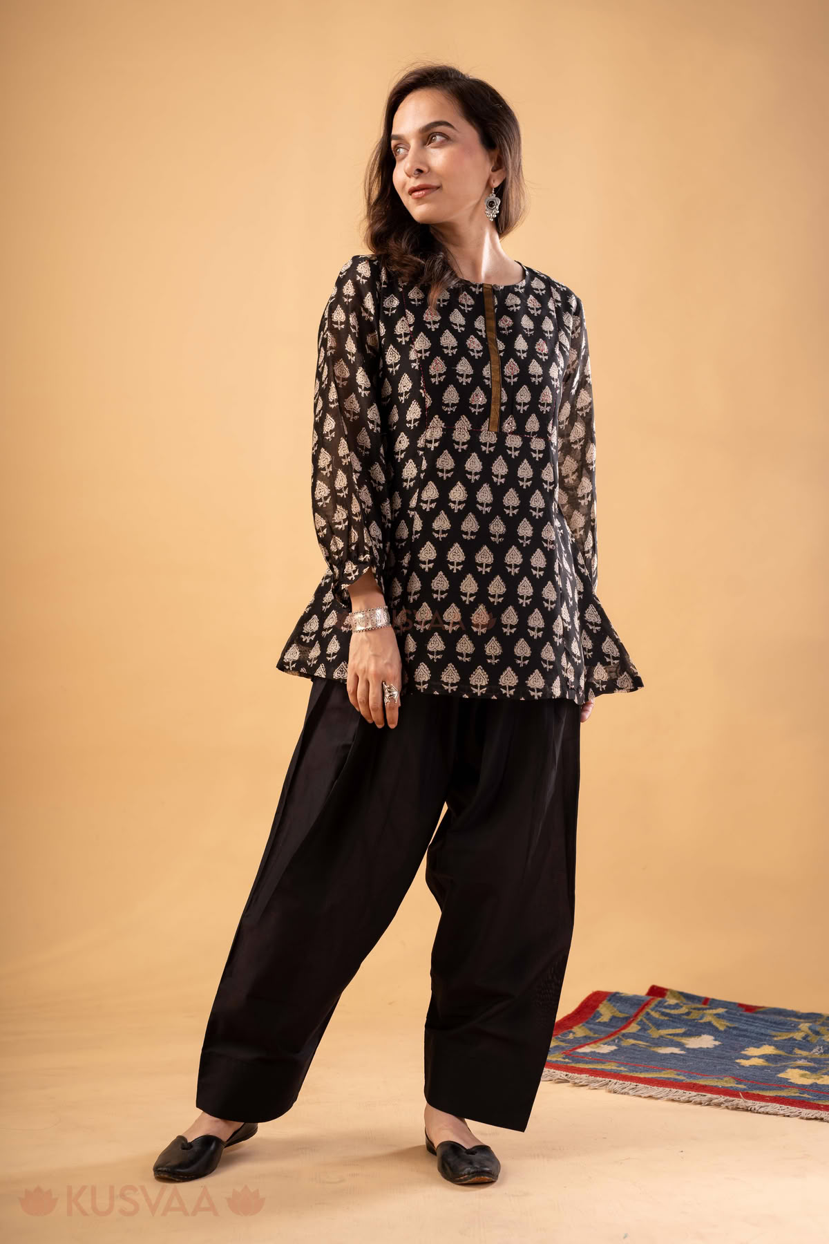 Image for Kusvaa Shk078 Urvi Chanderi Black Handblock Short Kurti Side 2