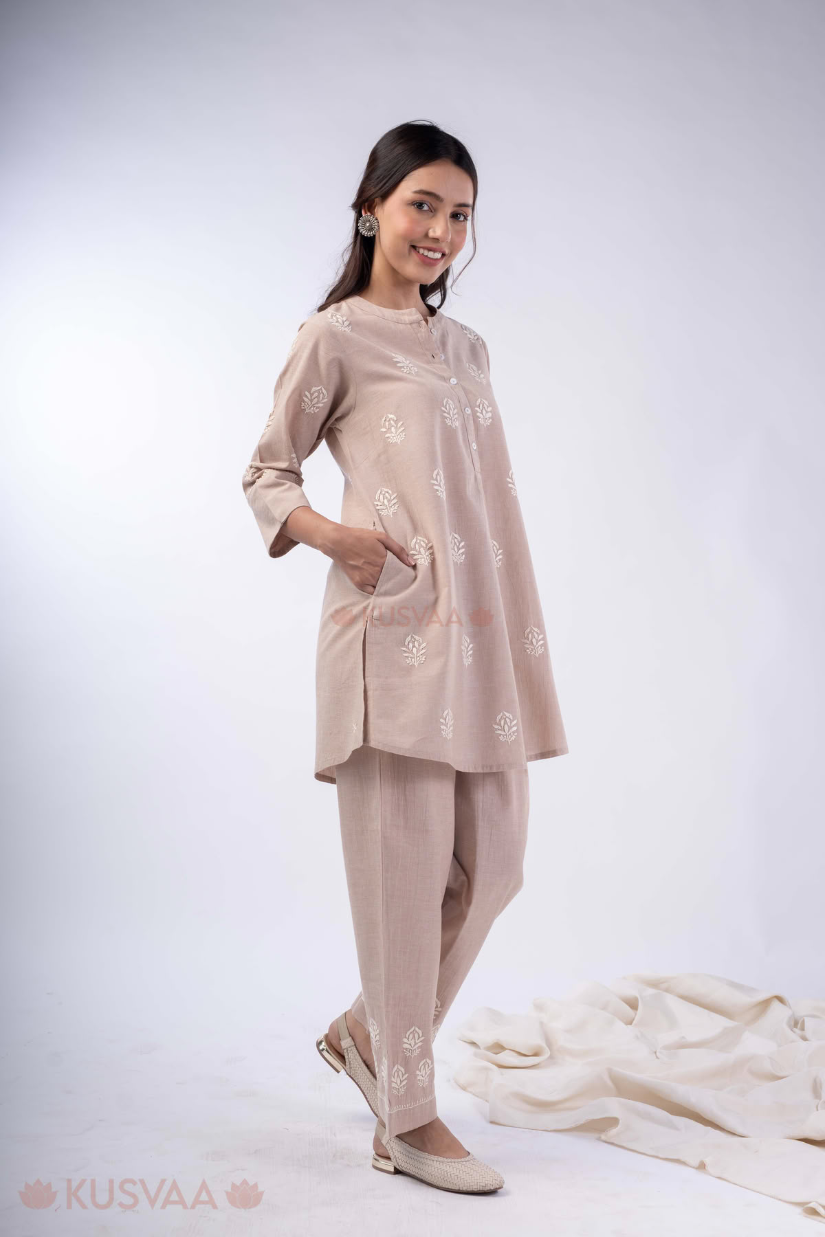 Image for Kusvaa Cood153 Vanya Nagari Handloom Beige Co Ord Set Pocket 2