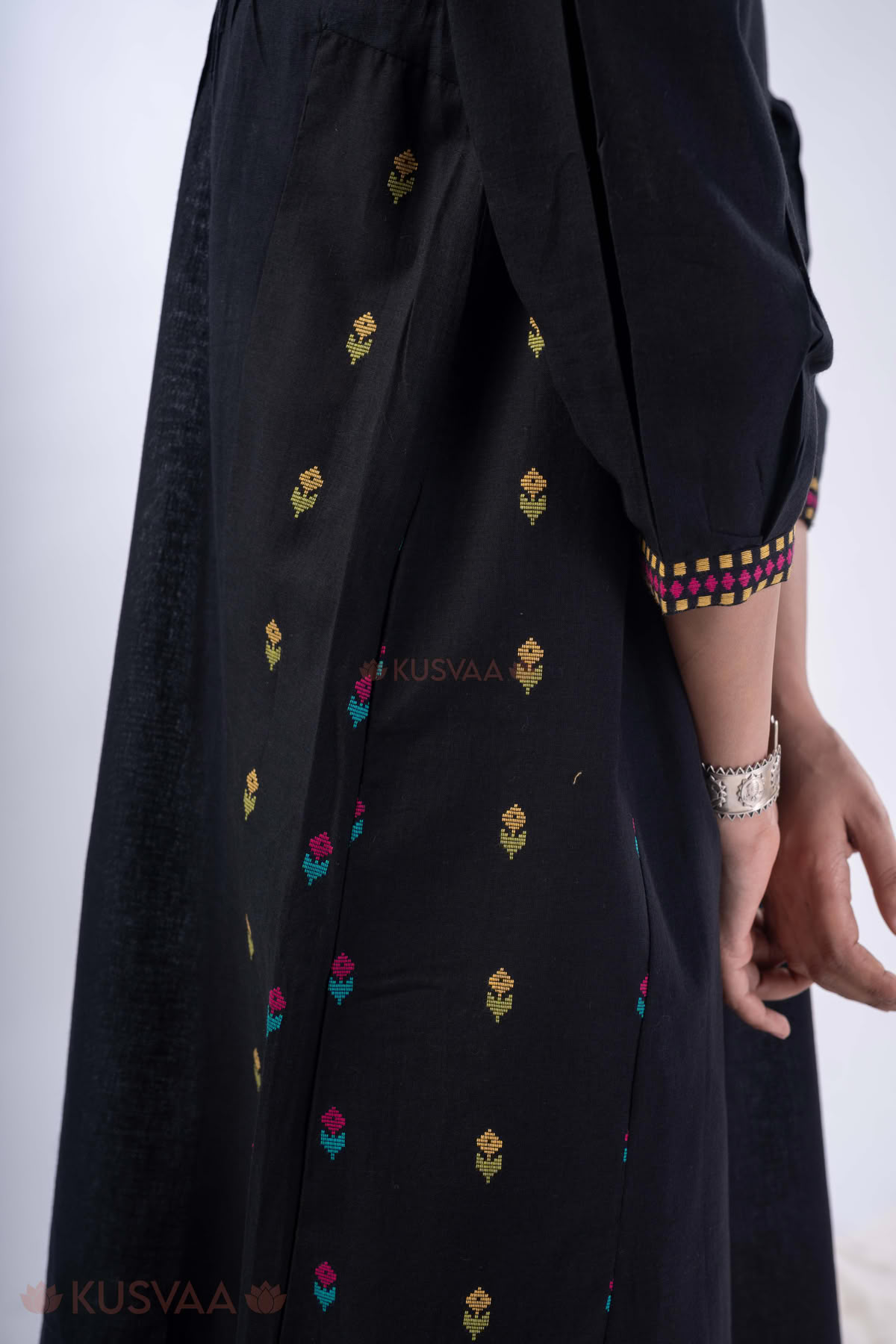 Image for Kusvaa Cood159 Anika Handloom Cotton Black Kurta Pant Set Detail