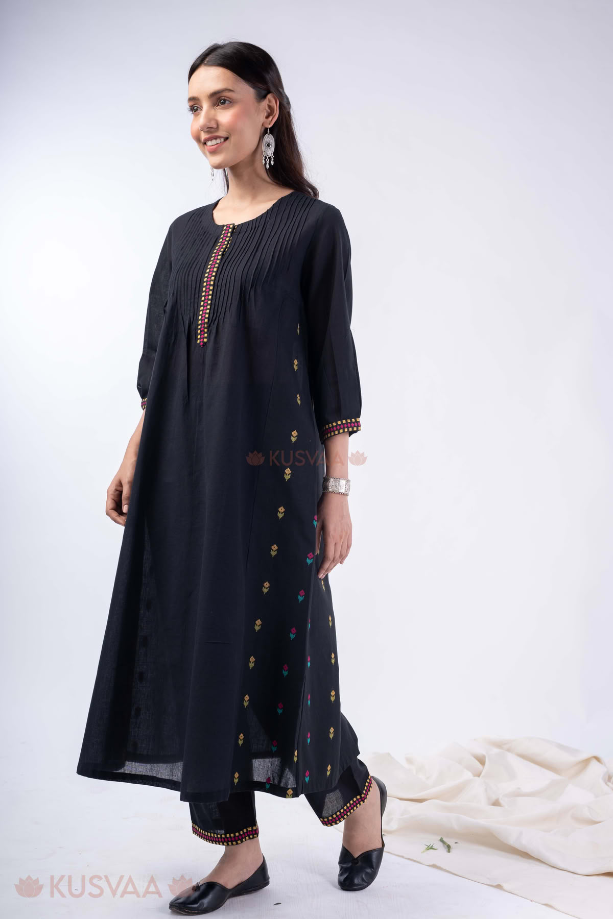 Image for Kusvaa Cood159 Anika Handloom Cotton Black Kurta Pant Set Side