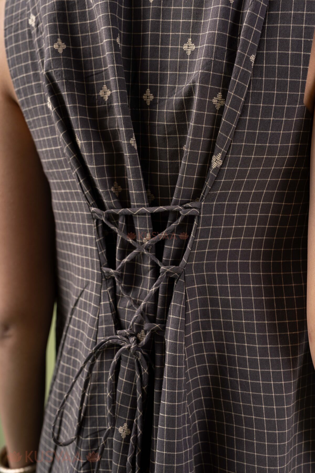 Image for Kusvaa Dr120 Kamini Handloom Cotton Brown Dress Back Closeup