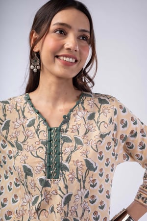 Image for Kusvaa Wkr338 Vanya Handblock A Line Short Kurti Featured