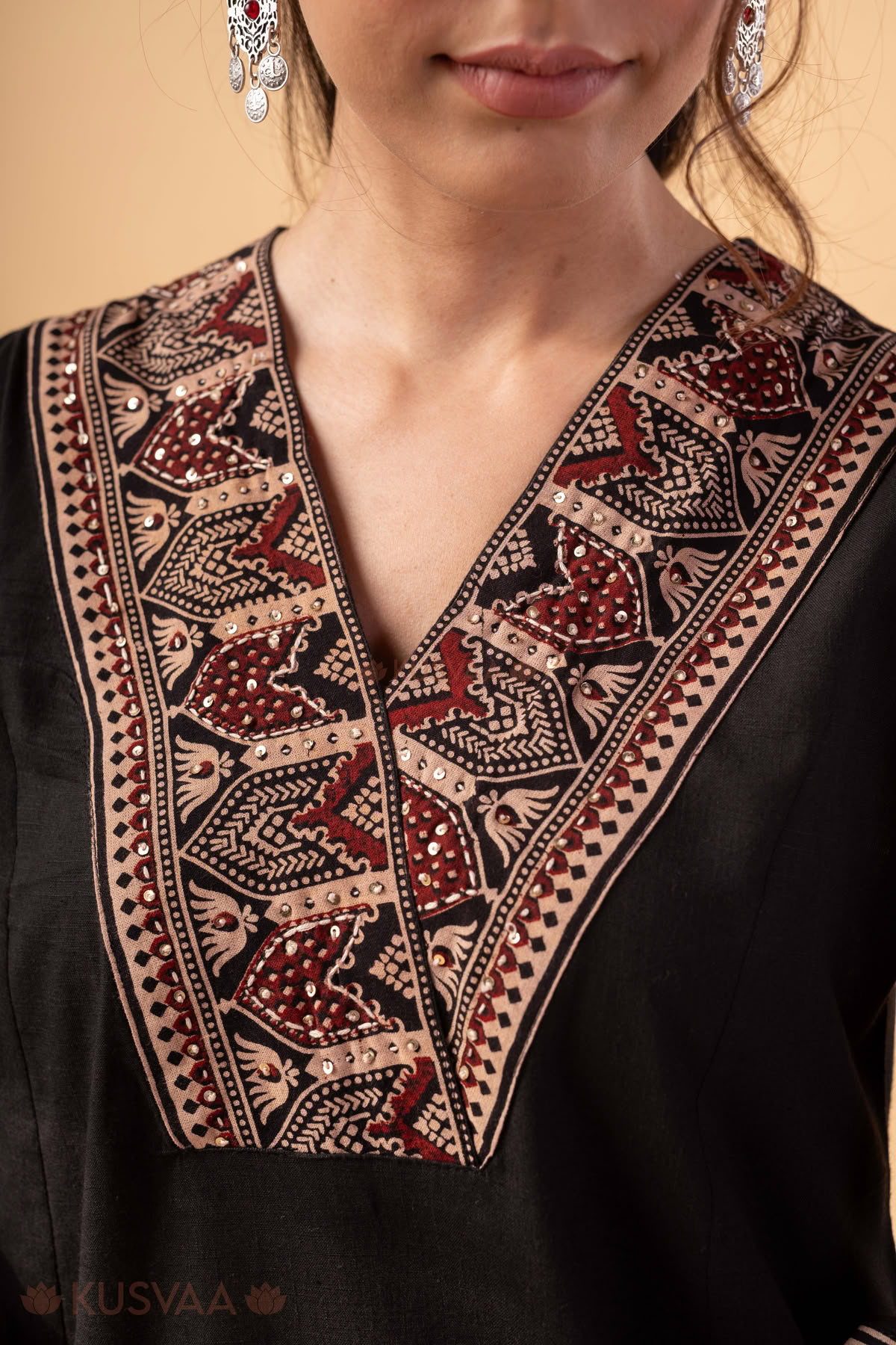 Image for Kusvaa Wkr340 Navya Handloom Cotton Black Kurta Closeup