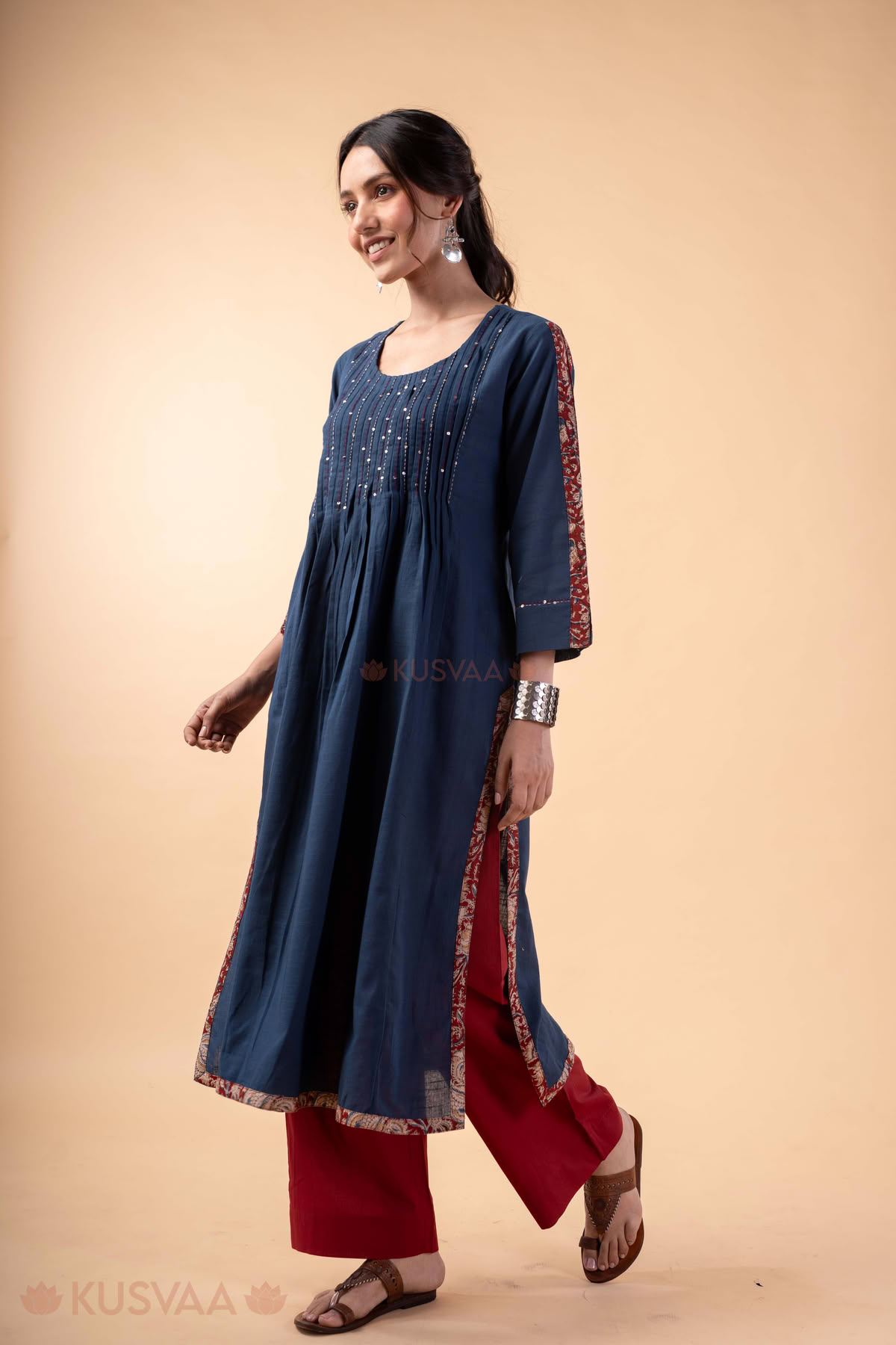 Image for Kusvaa Wkr343 Kalyani Handloom Cotton Solid Blue Kurta Side