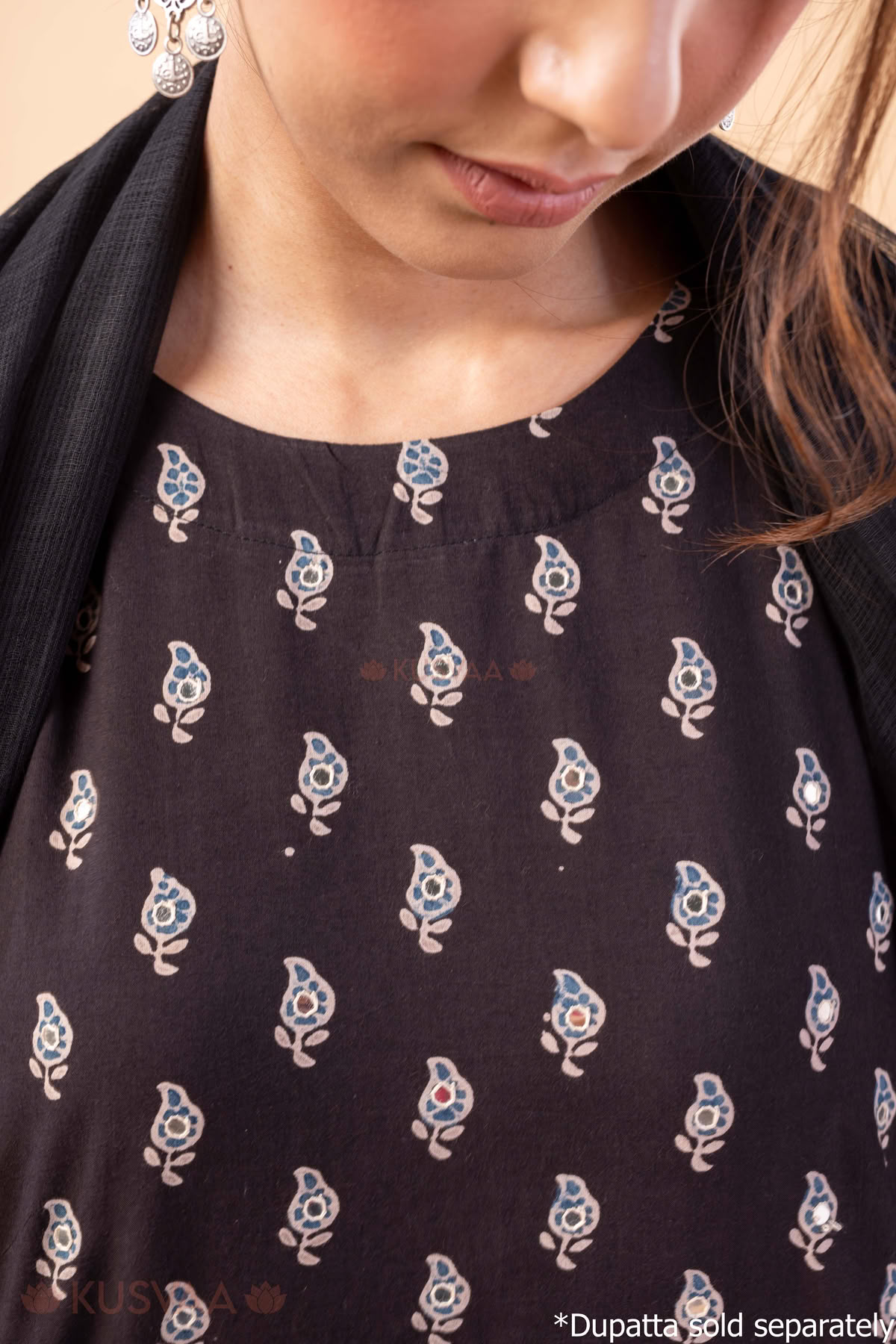 Image for Kusvaa Wkr354 Ishani Cotton Straight Fit Kurta Dupatta Closeup