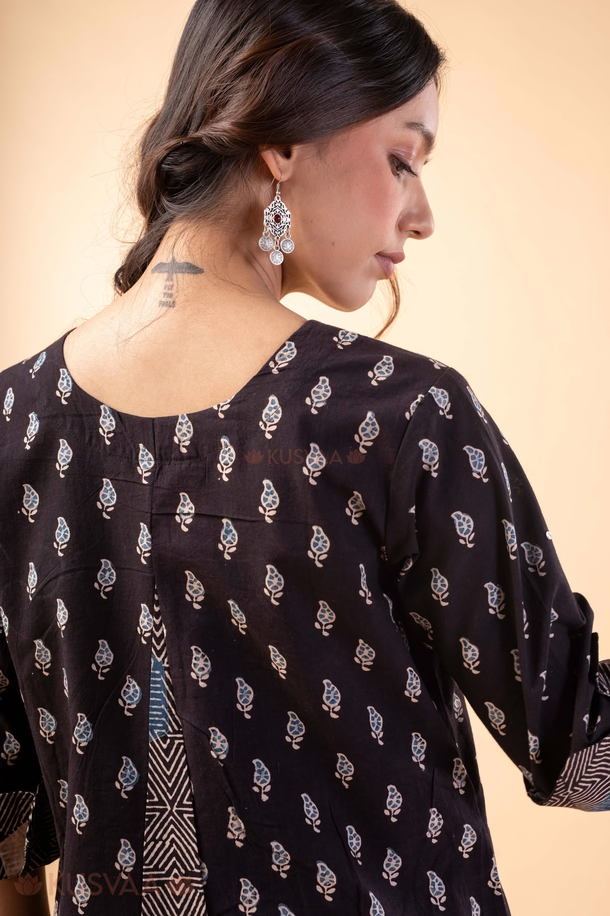 Image for Kusvaa Wkr354 Ishani Cotton Straight Fit Kurta Shoulder