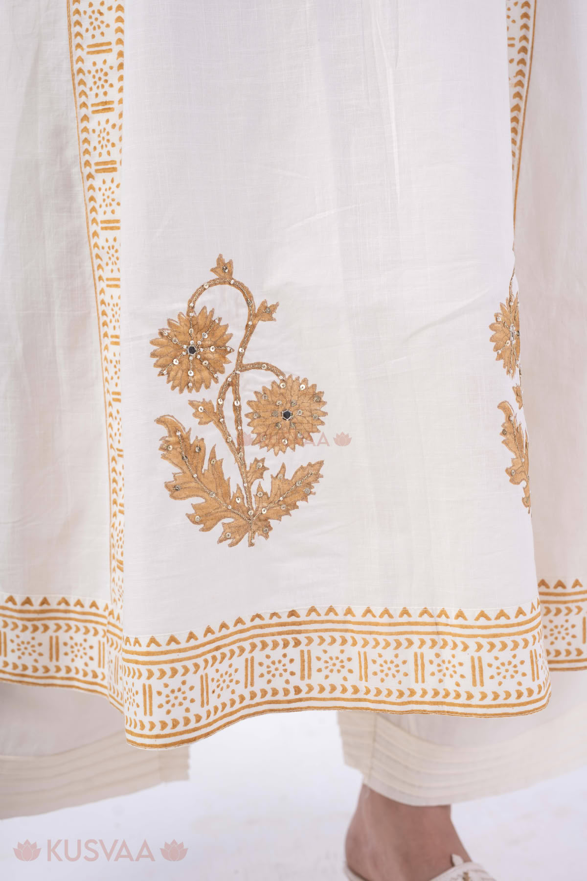 Image for Kusvaa Wkr364 Ela Cotton White Kurta Detail