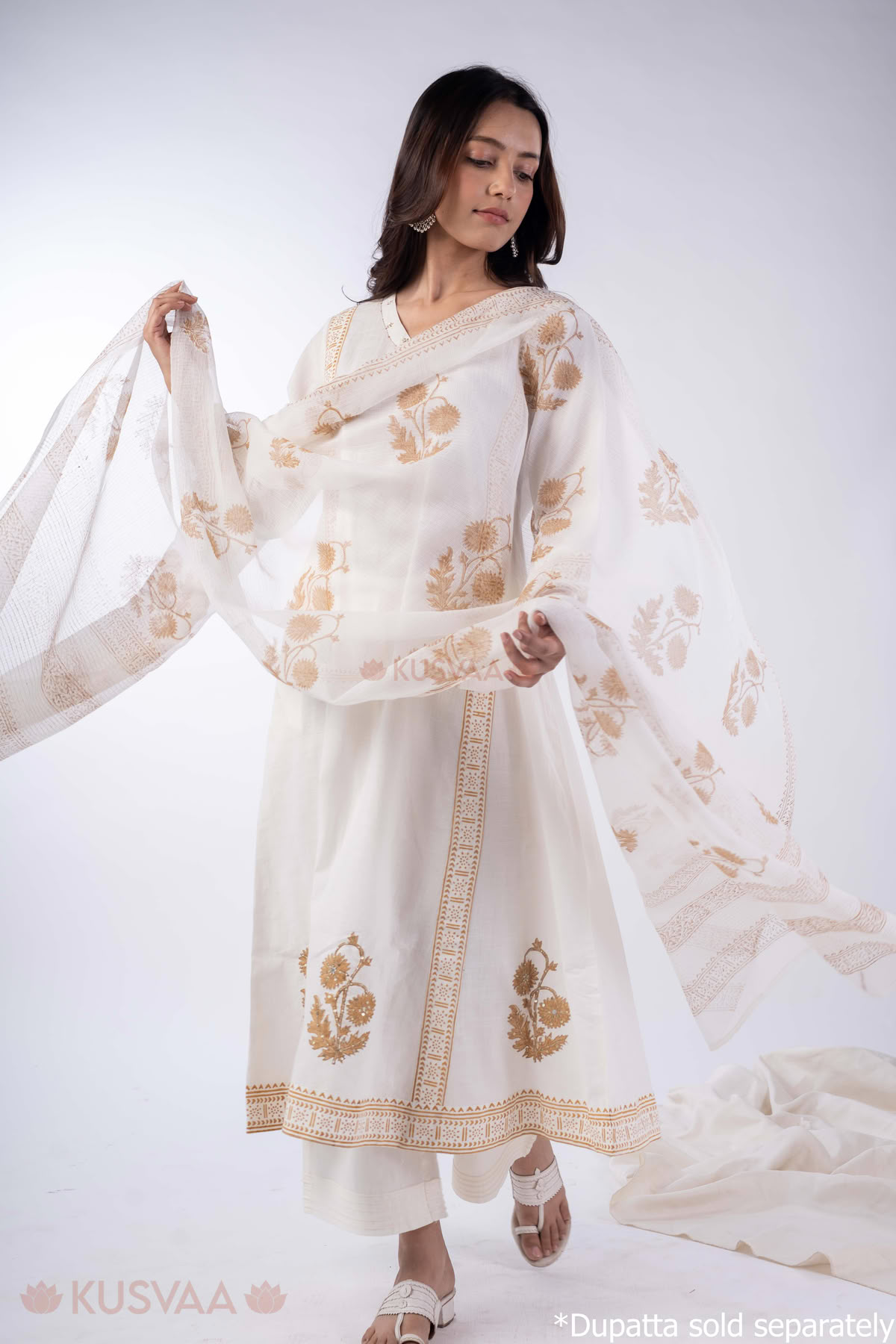 Image for Kusvaa Wkr364 Ela Cotton White Kurta Dupatta Style