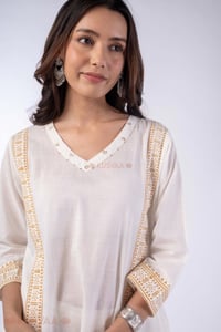Image for Kusvaa Wkr364 Ela Cotton White Kurta Featured