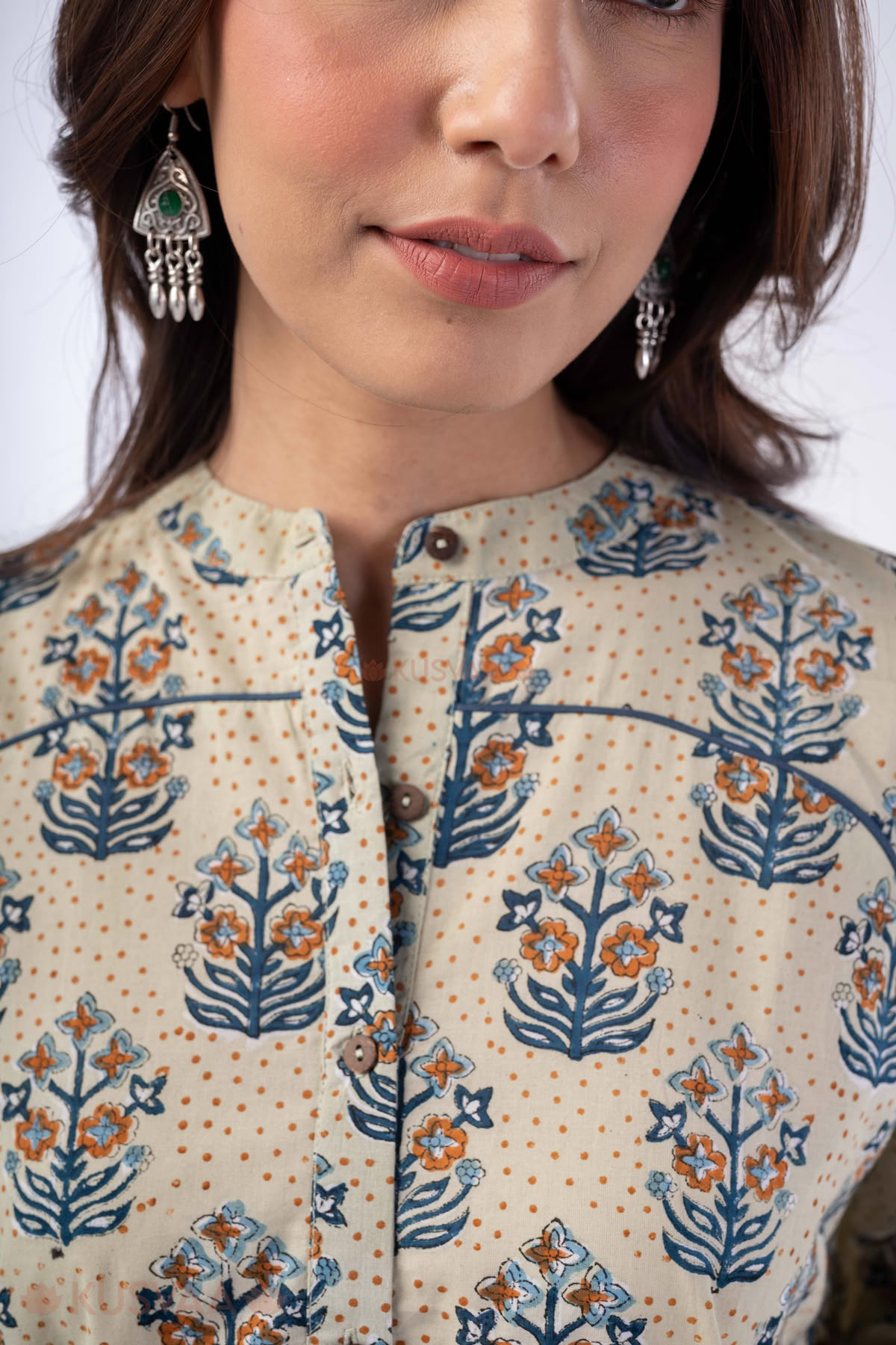 Image for Kusvaa Wkr367 Gargi Handloom Cotton Kurta Closeup