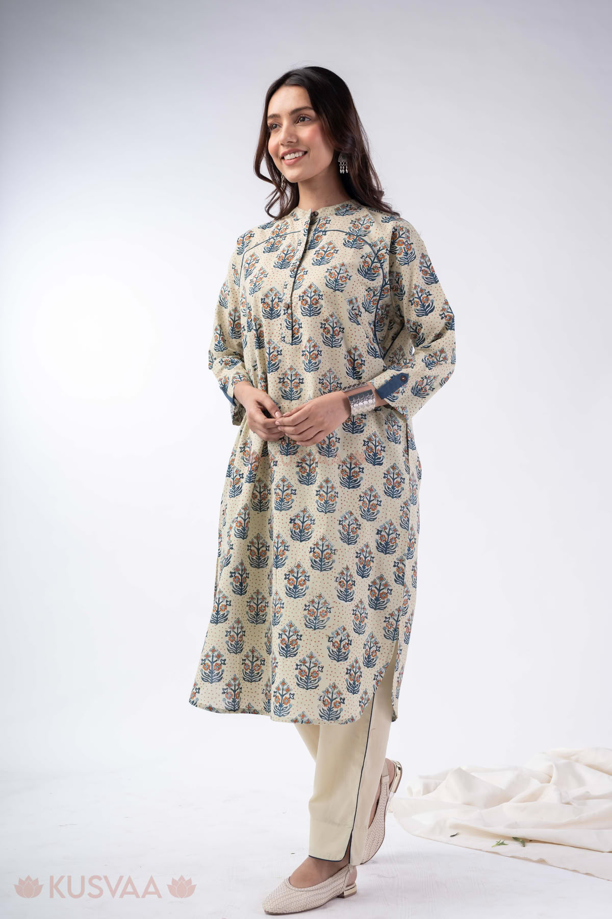 Image for Kusvaa Wkr367 Gargi Handloom Cotton Kurta Side