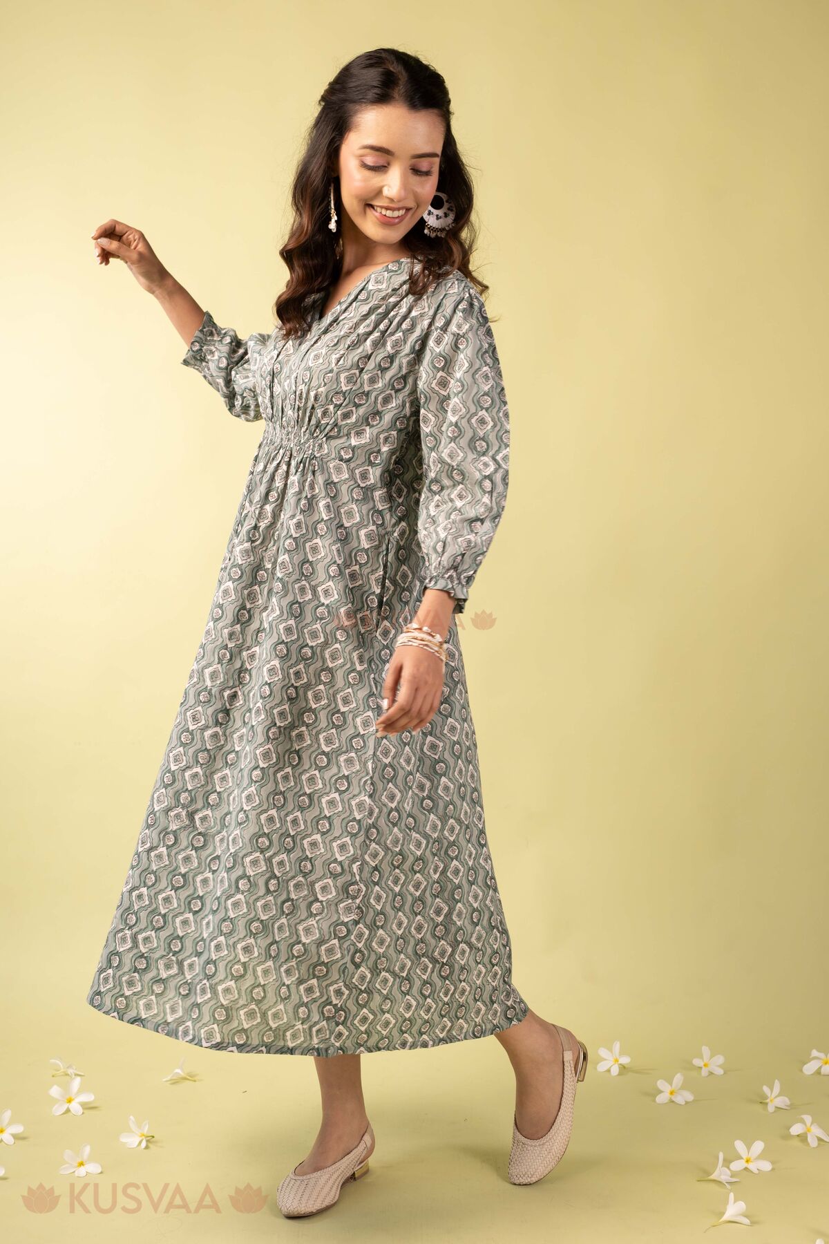 Image for Kusvaa Dr115 Omisha Handblock Green Cotton Dress Front